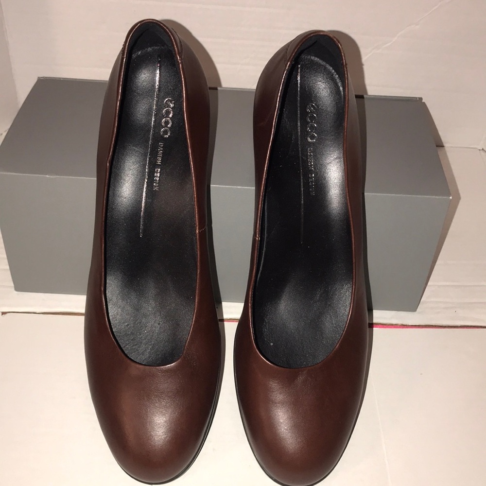 New Ecco Plain Pump -Burgundy - image 1